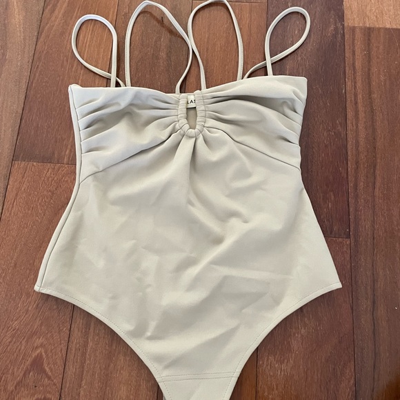 Nicholas Joan Biege Bodysuit (small) - Picture 5 of 6